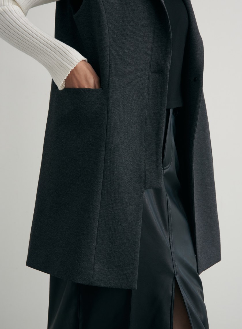 細節剪裁背心西裝外套